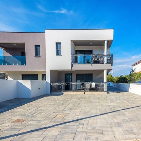 Apartment Spanic 1 ヴィル エクステリア 写真