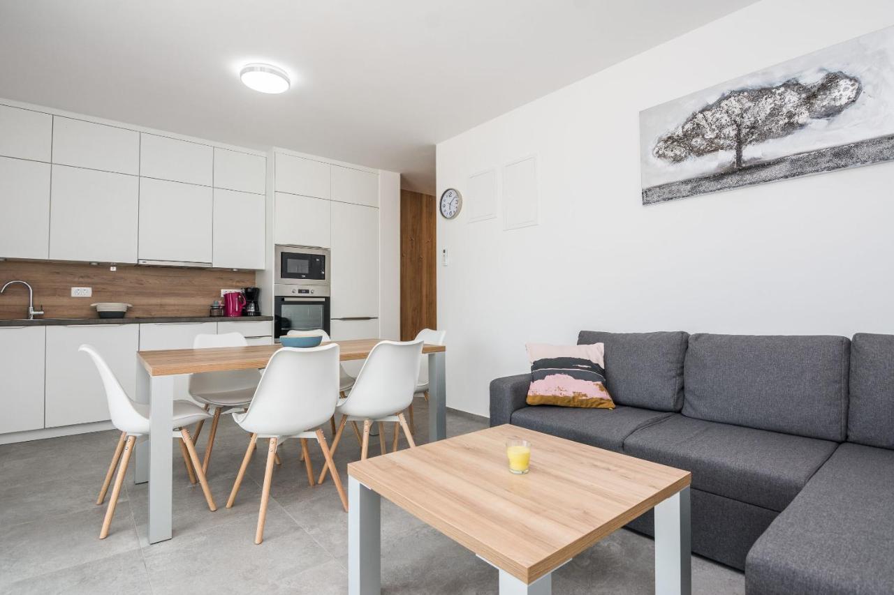 Apartment Spanic 1 ヴィル エクステリア 写真