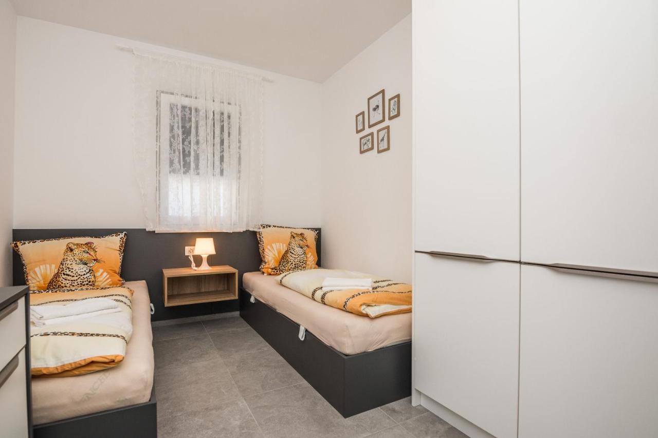 Apartment Spanic 1 ヴィル エクステリア 写真