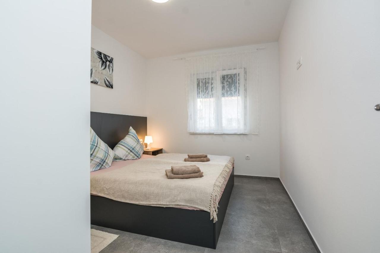Apartment Spanic 1 ヴィル エクステリア 写真