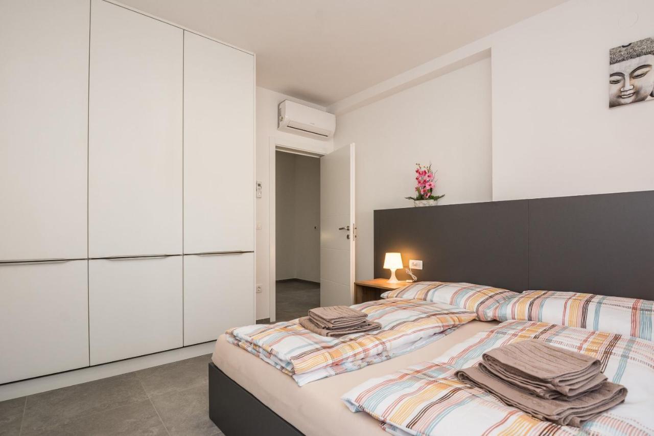 Apartment Spanic 1 ヴィル エクステリア 写真