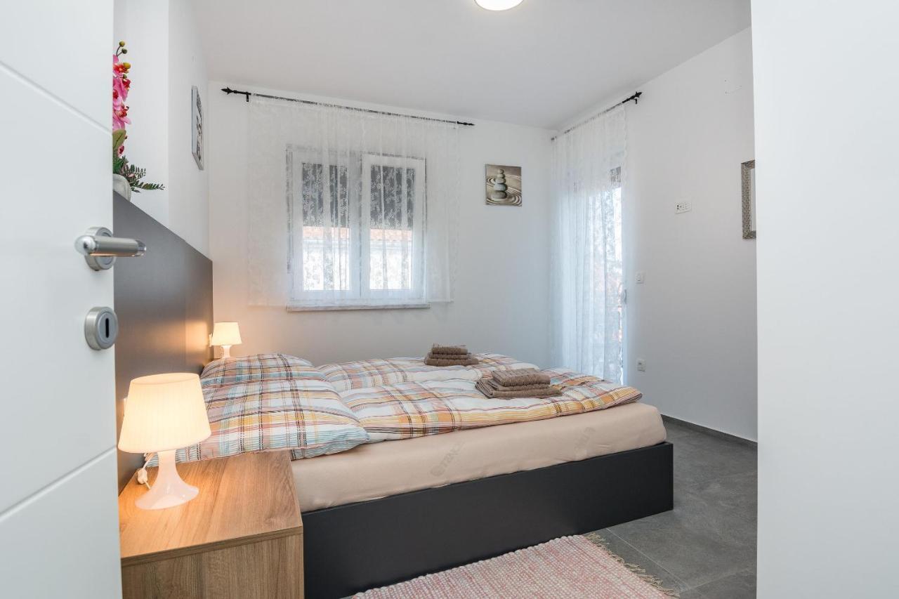 Apartment Spanic 1 ヴィル エクステリア 写真