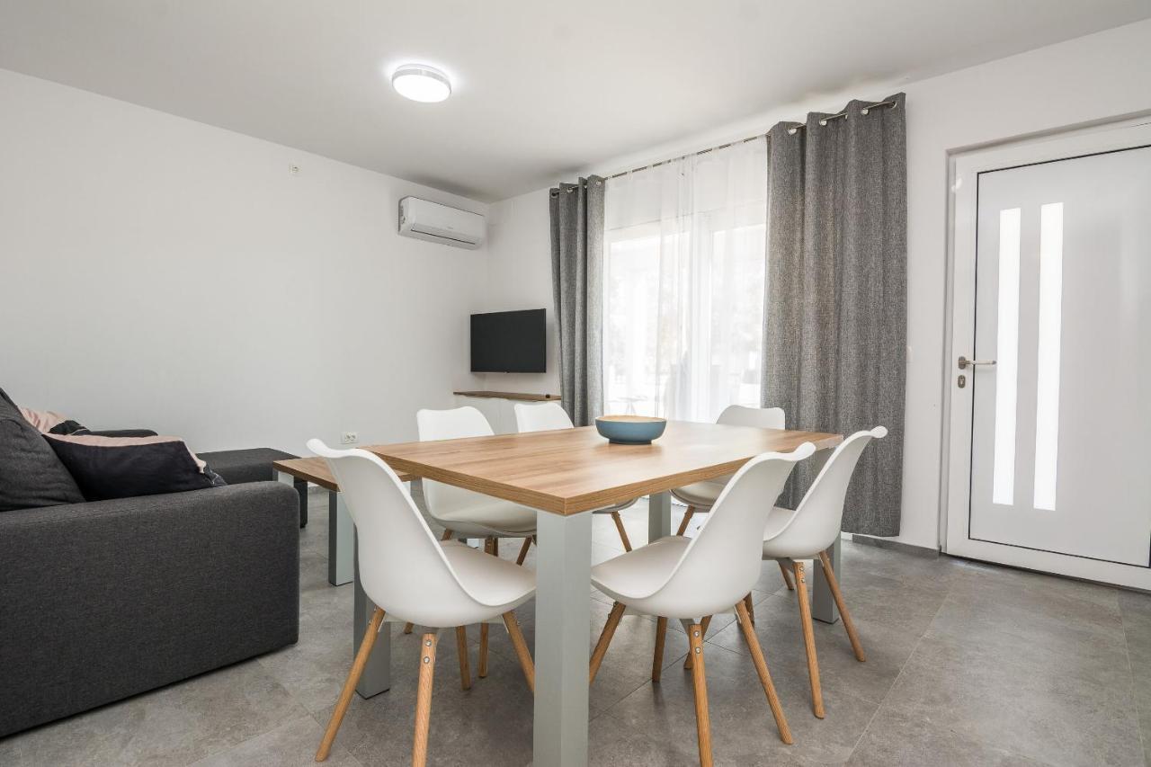 Apartment Spanic 1 ヴィル エクステリア 写真