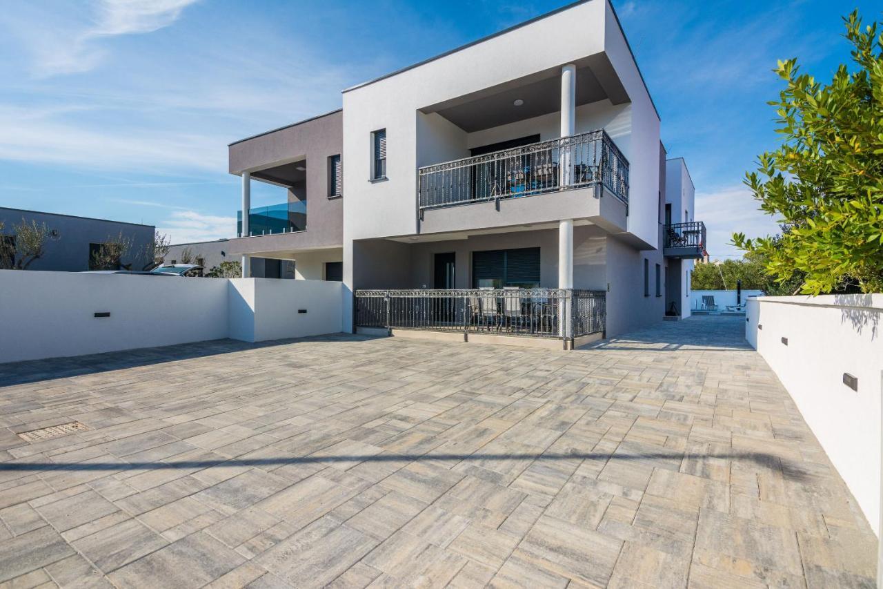 Apartment Spanic 1 ヴィル エクステリア 写真